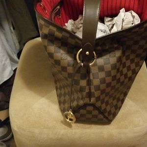 Louis vuitton handbag